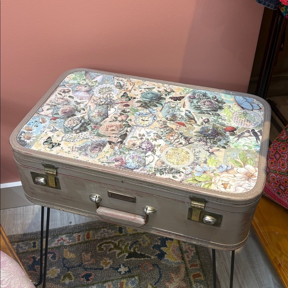 OOAK Vintage Suitcase Side Table Decoupaged Floral Top Foldable Hairpin Legs - Picture 3 of 13